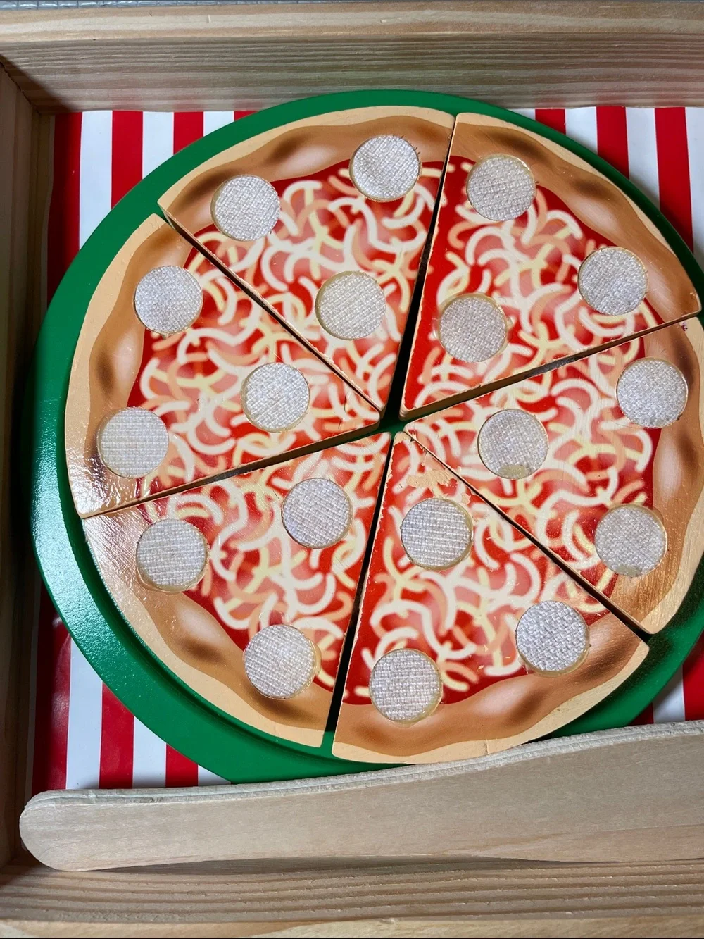 Melissa & Doug Pizza Party Wooden Pretend Play Food Set with Toppings